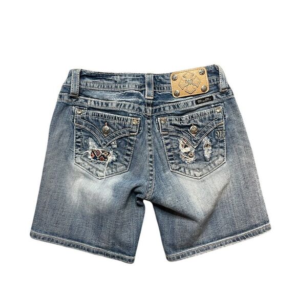 MISS ME Mid Rise Bermuda Shorts Size 28 - Picture 1 of 6